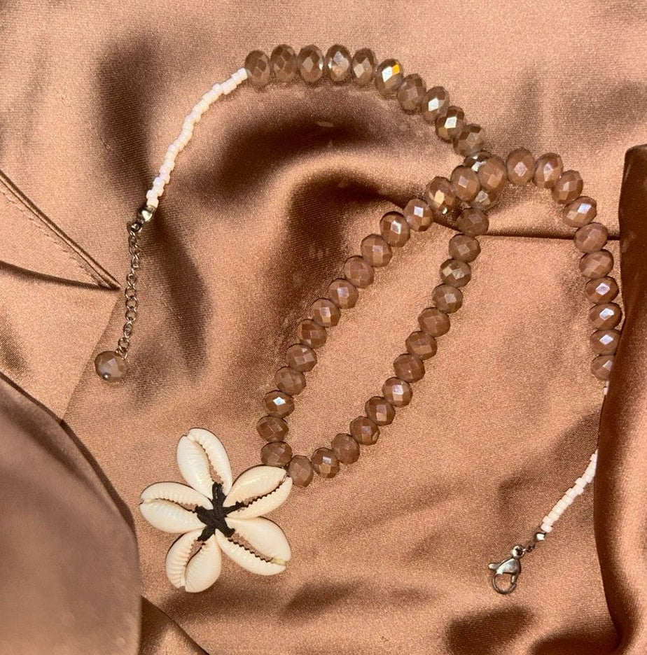 ''Salted Caramel Tide'' necklace