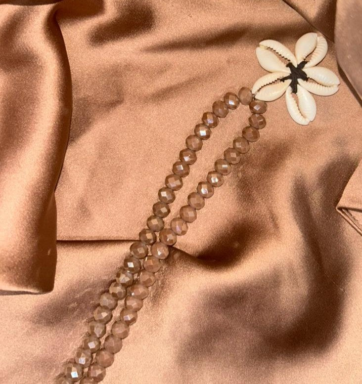 ''Salted Caramel Tide'' necklace