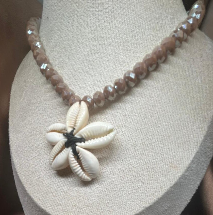 ''Salted Caramel Tide'' necklace