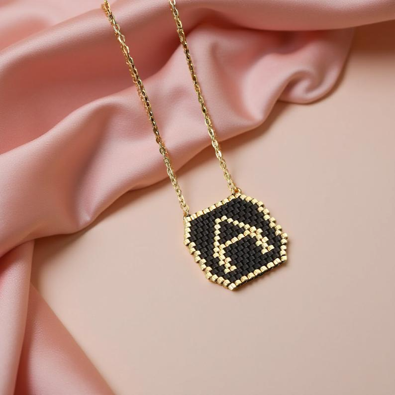 beaded Initial polygon